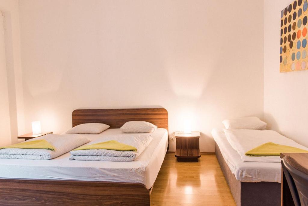 Lion Apartments In Historical Center, Bratislava Old Town Exterior foto