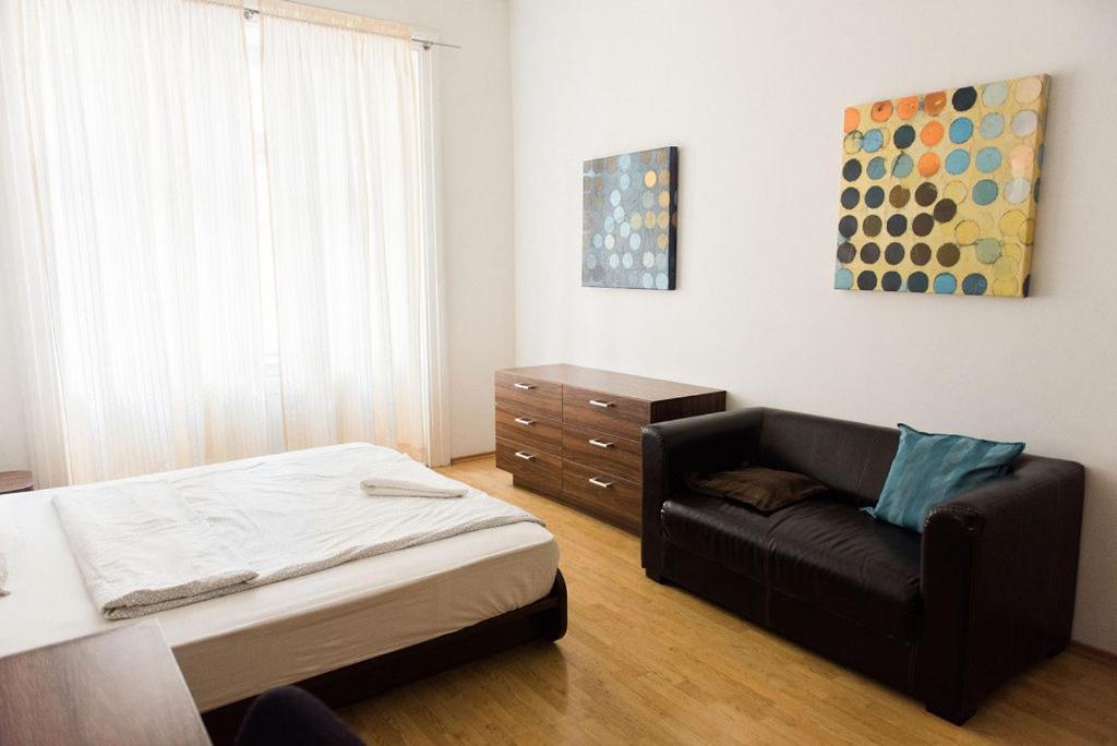 Lion Apartments In Historical Center, Bratislava Old Town Exterior foto